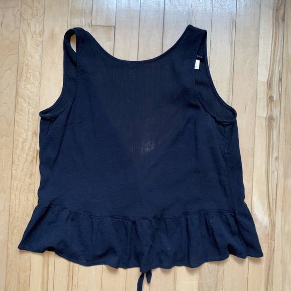 Wide open back tank top - Picture 1 of 5